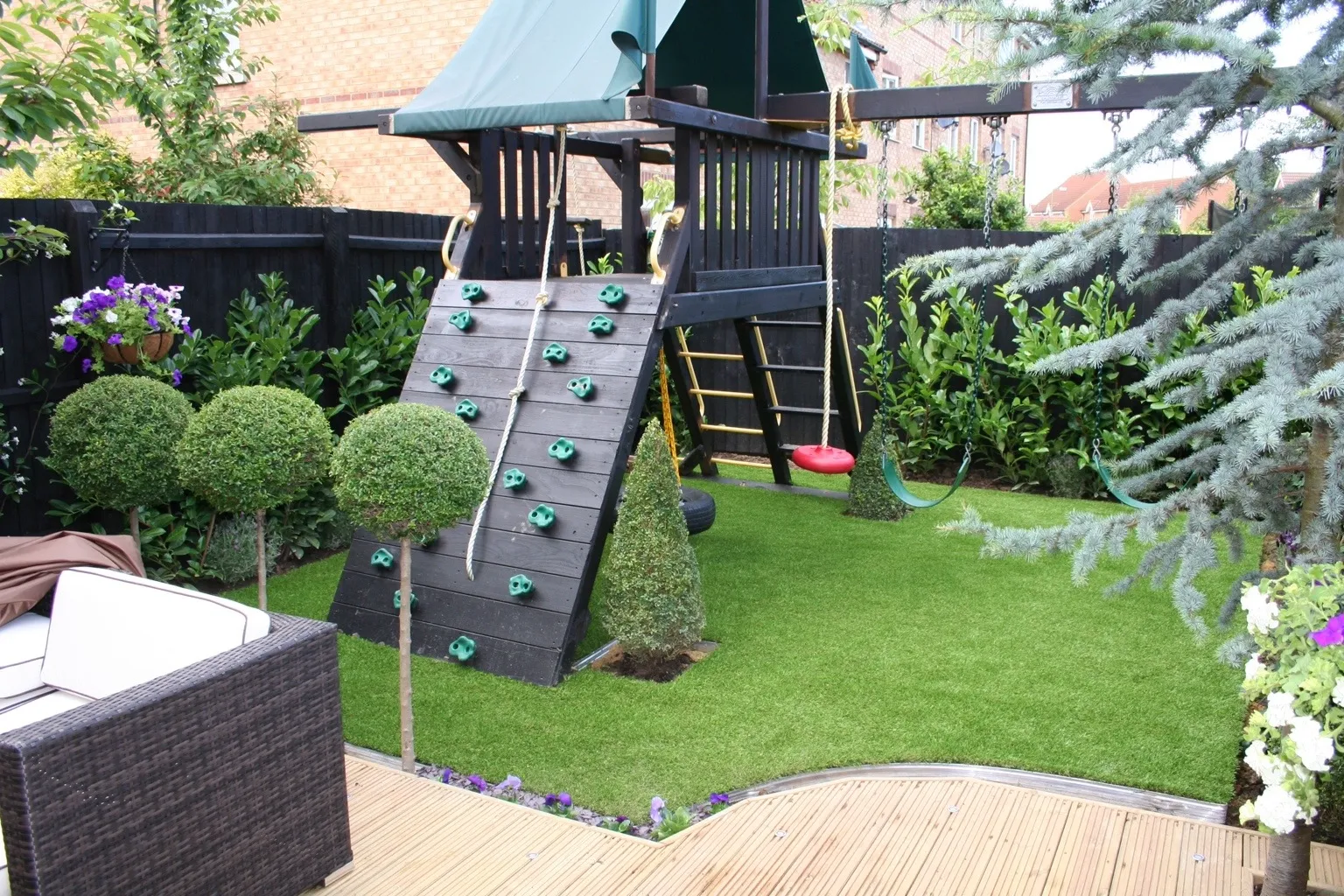 dich-vu-thi-cong-san-vuon-nha-hang-nhon-trach6