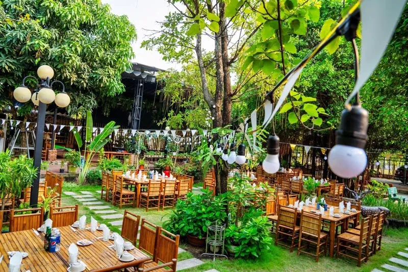 dich-vu-thi-cong-san-vuon-nha-hang-tai-hoc-mon