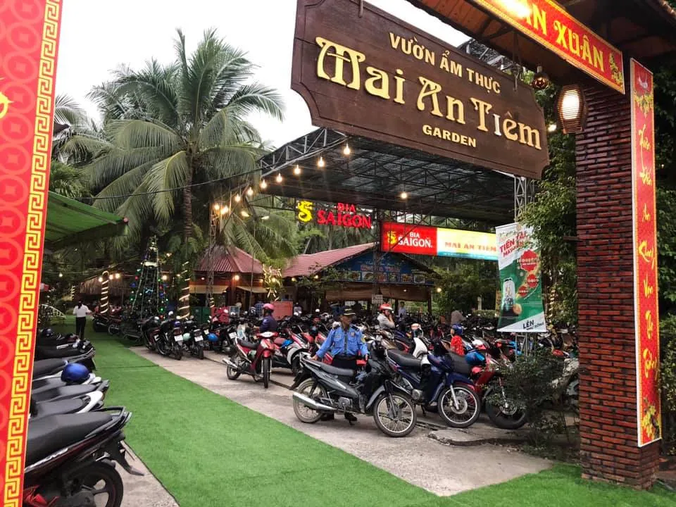 thi cong san vuon nha hang ben tre