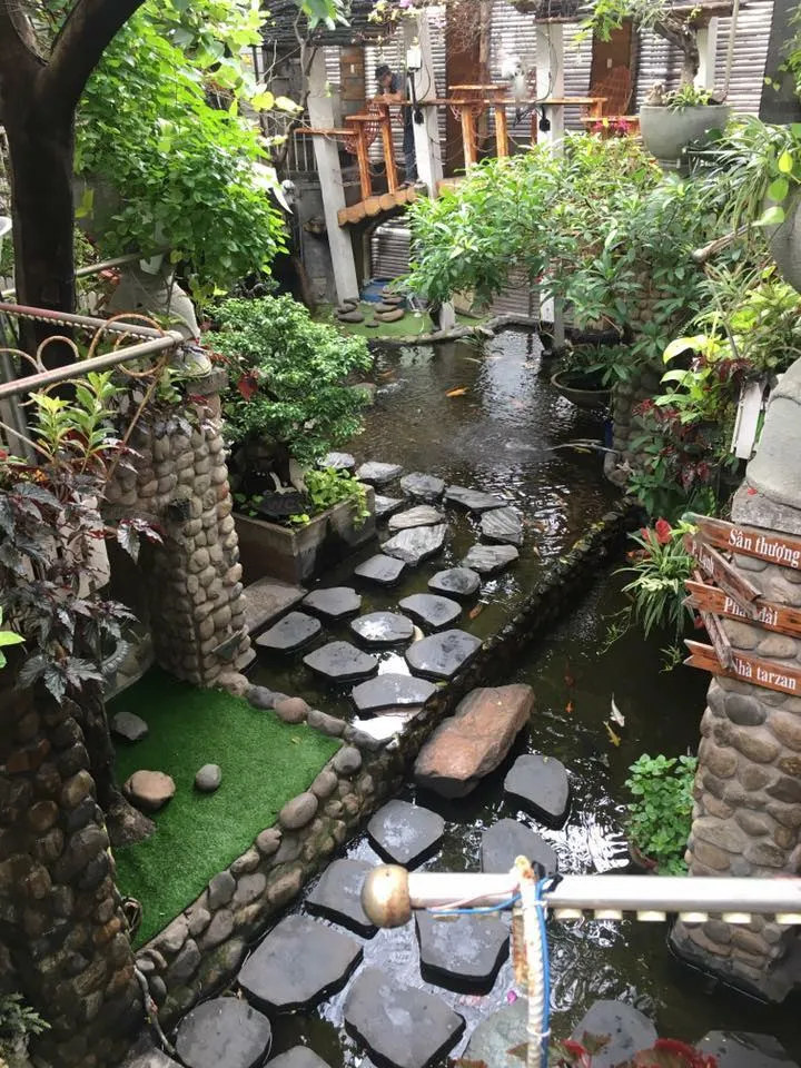 thi-cong-san-vuon-nha-hang-go-vap3