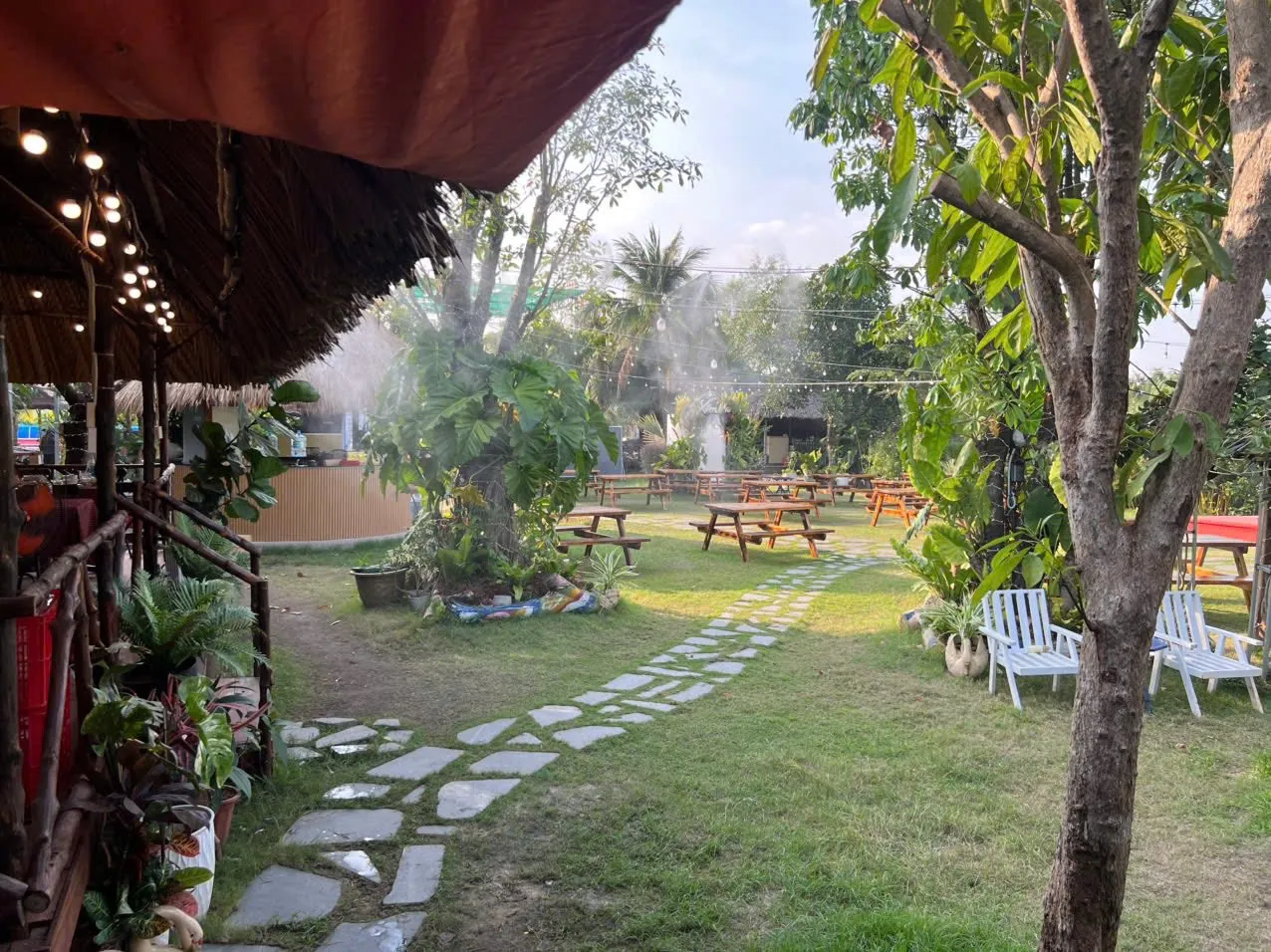 thi-cong-san-vuon-nha-hang-quan-93