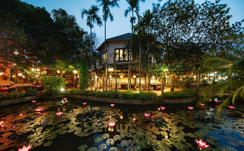 thi-cong-san-vuon-nha-hang-tphcm1