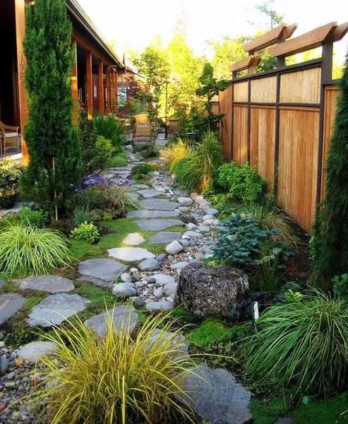 thi-cong-san-vuon-nha-hang-tphcm3